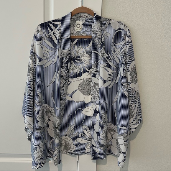 Anthropologie Akemi & Kin Savannah Floral Kimono - Picture 4 of 7